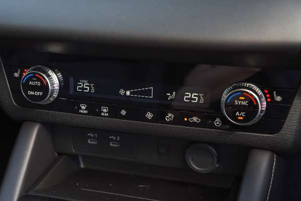 2025 Mitsubishi Outlander Aspire ZM thumb-14