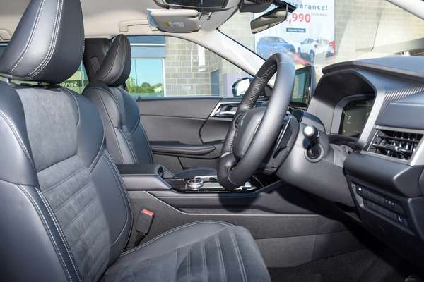 2025 Mitsubishi Outlander Aspire ZM thumb-9