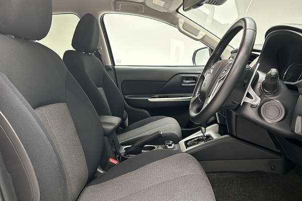 2023 Mitsubishi Triton GLS MR 4X4 thumb-12