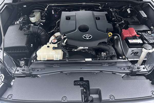 2025 Toyota Hilux Rogue 48V GUN227R 4X4 thumb-10