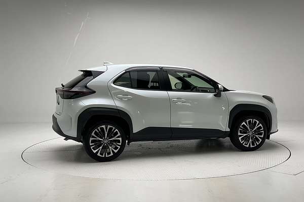 2022 Toyota Yaris Cross Urban MXPB10R thumb-2