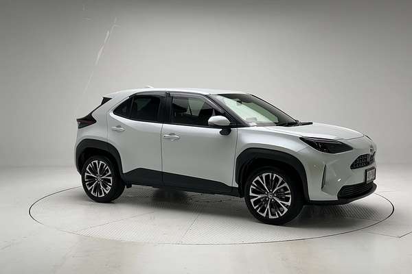 2022 Toyota Yaris Cross Urban MXPB10R thumb-3