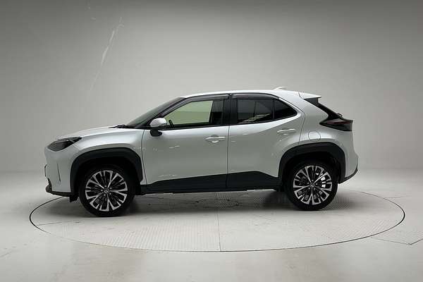 2022 Toyota Yaris Cross Urban MXPB10R thumb-6