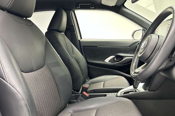 2022 Toyota Yaris Cross Urban MXPB10R thumb-12