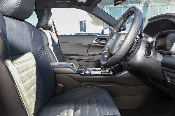 2026 Mitsubishi Outlander LS ZM thumb-9
