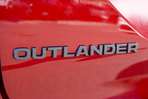 2026 Mitsubishi Outlander LS ZM thumb-19