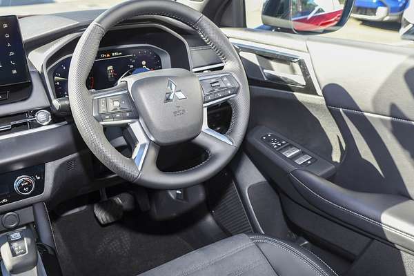 2026 Mitsubishi Outlander LS ZM thumb-17