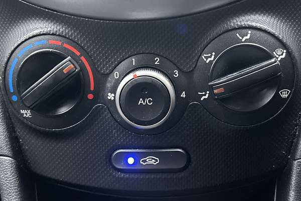 2016 Hyundai Accent Active RB3 thumb-14