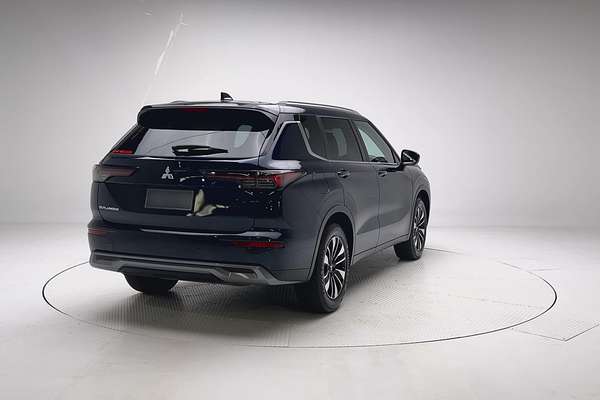 2025 Mitsubishi Outlander LS ZM thumb-1
