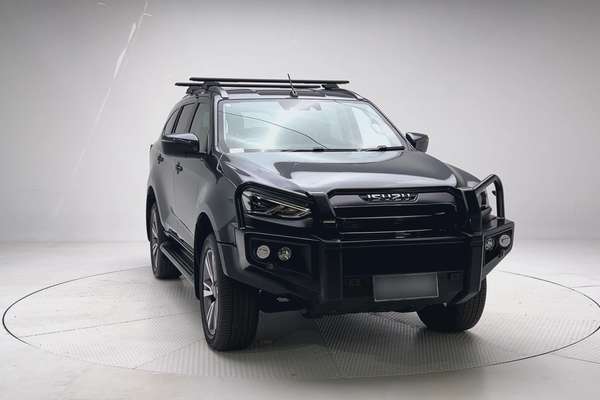 2023 Isuzu MU-X LS-T thumb-4