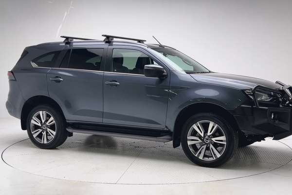 2023 Isuzu MU-X LS-T thumb-3
