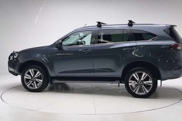 2023 Isuzu MU-X LS-T thumb-7