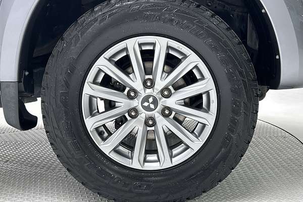 2015 Mitsubishi Triton GLS MQ 4X4 thumb-9