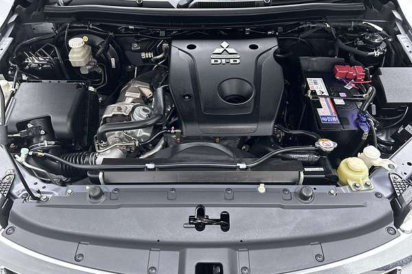 2015 Mitsubishi Triton GLS MQ 4X4 thumb-10