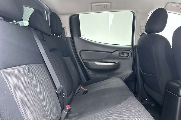 2015 Mitsubishi Triton GLS MQ 4X4 thumb-11