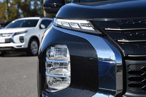 2023 Mitsubishi Outlander LS ZM thumb-1