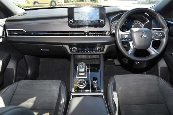 2023 Mitsubishi Outlander LS ZM thumb-16