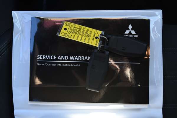 2023 Mitsubishi Outlander LS ZM thumb-20