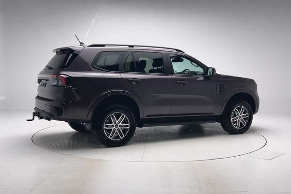 2025 Ford Everest Trend 2.0L thumb-2