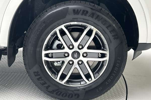 2025 Ford Everest Trend 2.0L thumb-9