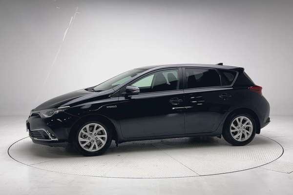 2017 Toyota Corolla Hybrid ZWE186R thumb-6