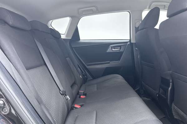 2017 Toyota Corolla Hybrid ZWE186R thumb-11