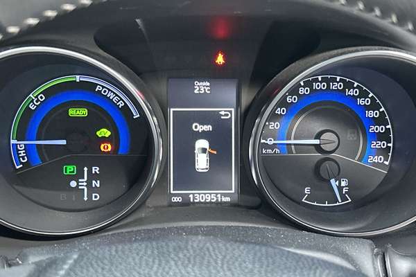 2017 Toyota Corolla Hybrid ZWE186R thumb-13