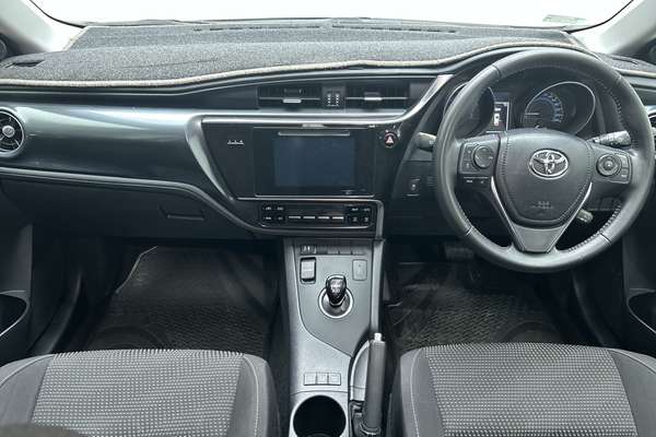 2017 Toyota Corolla Hybrid ZWE186R thumb-19