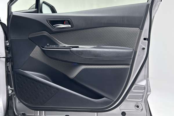 2020 Toyota C-HR Koba NGX10R thumb-18