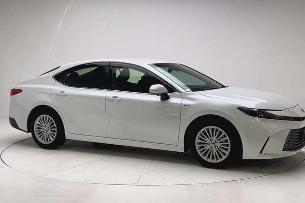 2025 Toyota Camry Ascent AXVH80R thumb-3