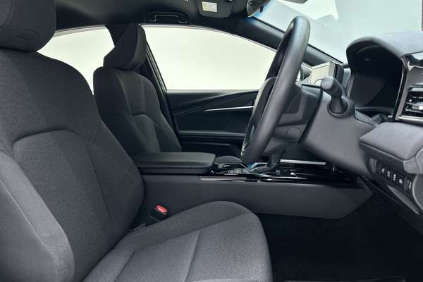 2025 Toyota Camry Ascent AXVH80R thumb-12