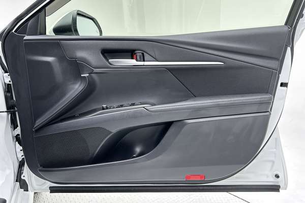 2025 Toyota Camry Ascent AXVH80R thumb-18