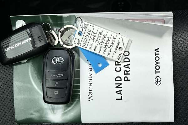 2025 Toyota Landcruiser Prado GXL GDJ251R thumb-22