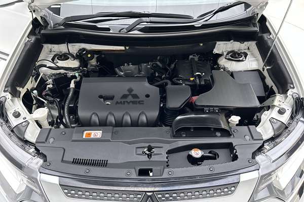 2019 Mitsubishi Outlander ES ZL thumb-10
