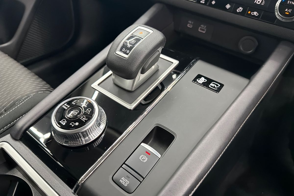 2024 Mitsubishi Outlander PHEV ES ZM
