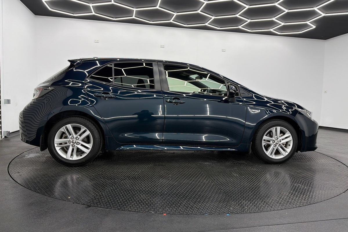 2022 Toyota Corolla SX Hybrid ZWE211R