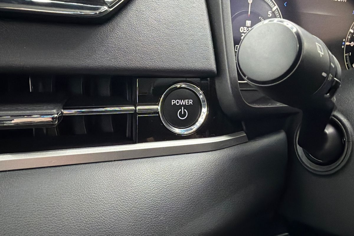2024 Mitsubishi Outlander PHEV ES ZM