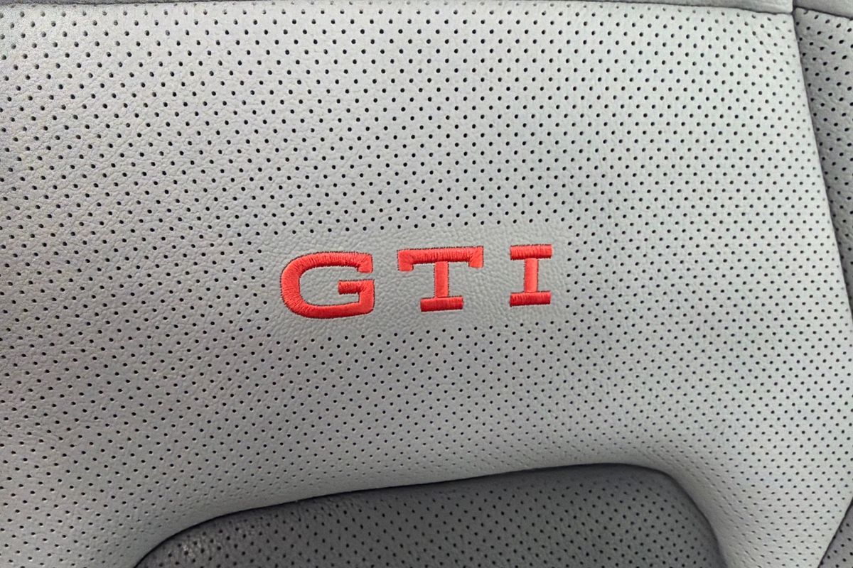 2024 Volkswagen Golf GTI 8
