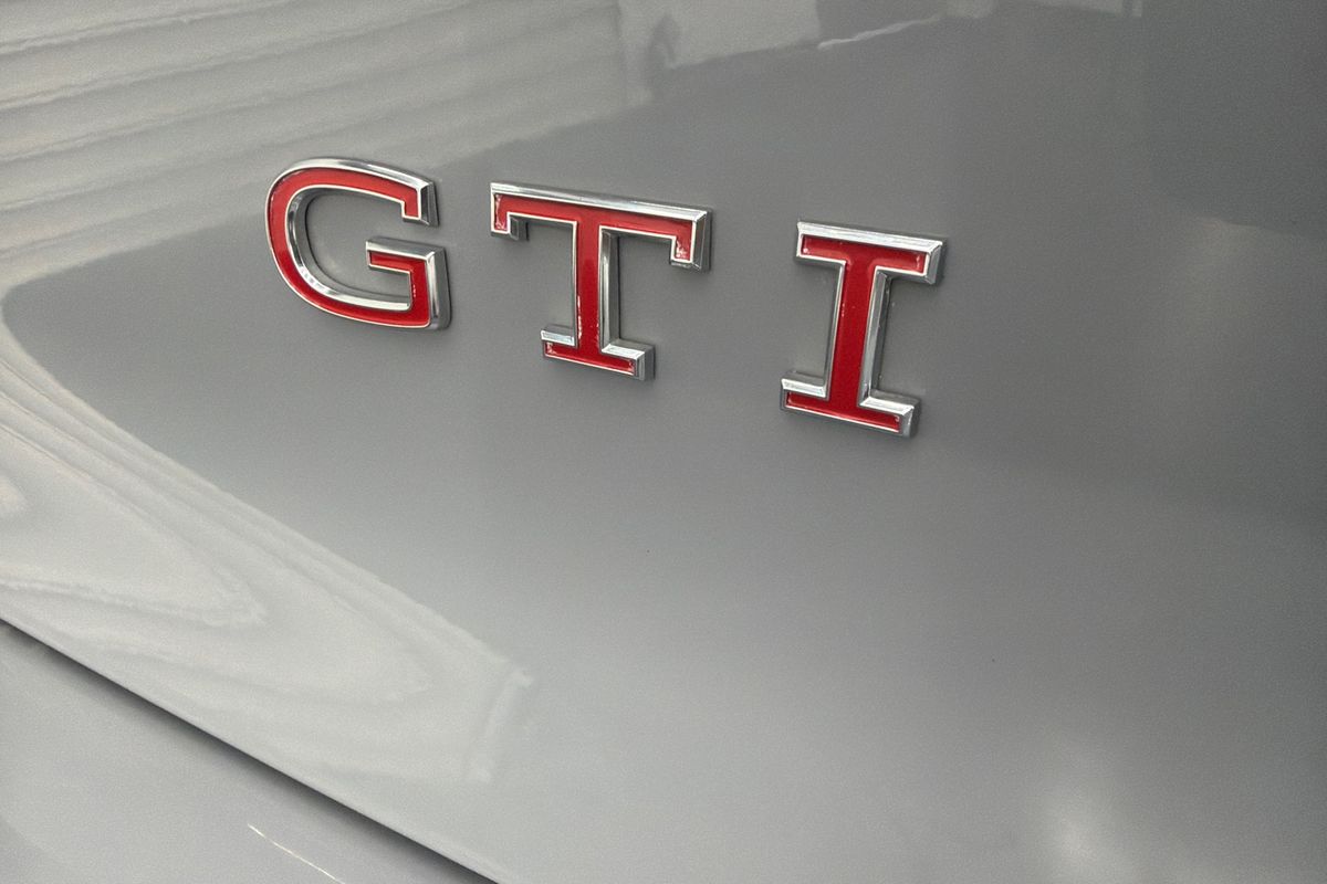 2024 Volkswagen Golf GTI 8