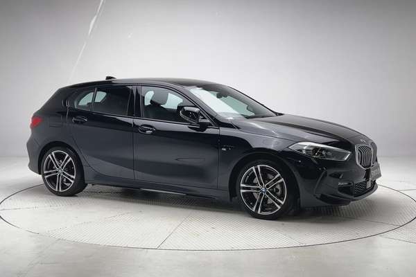 2023 BMW 1 Series 118i M Sport F40 thumb-3