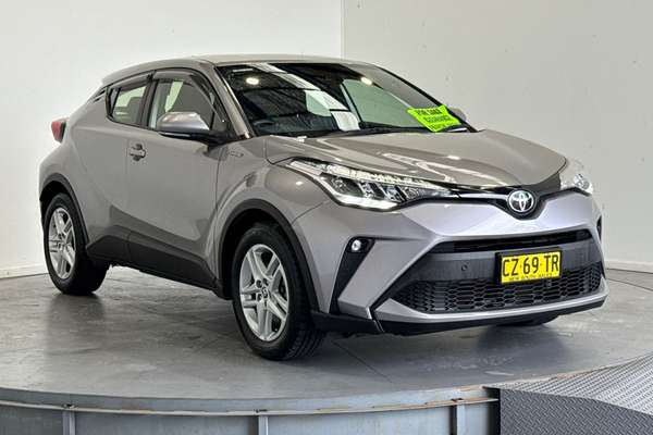 2020 Toyota C-HR GXL NGX10R - Image 3