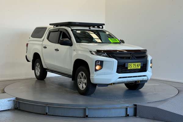 2021 Mitsubishi Triton GLX+ MR 4X4 - Image 3
