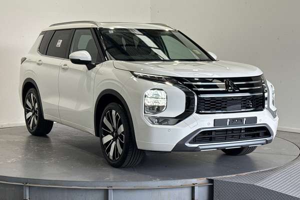 2026 Mitsubishi Outlander Exceed ZM - Image 3
