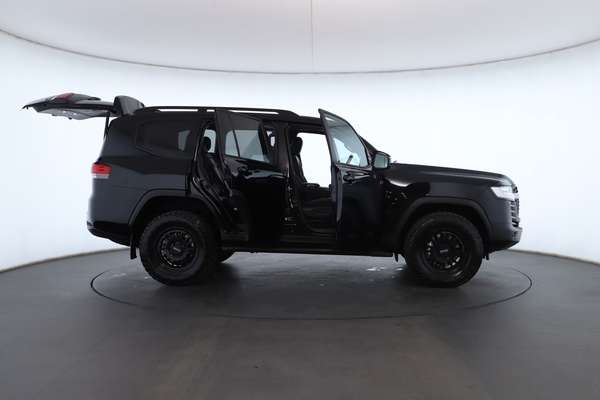2025 Toyota Landcruiser GR Sport FJA300R - Image 3