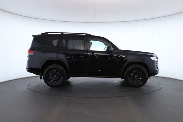 2025 Toyota Landcruiser GR Sport FJA300R - Image 4