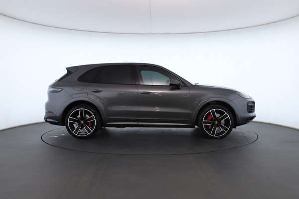 2022 Porsche Cayenne GTS 9YA - Image 3