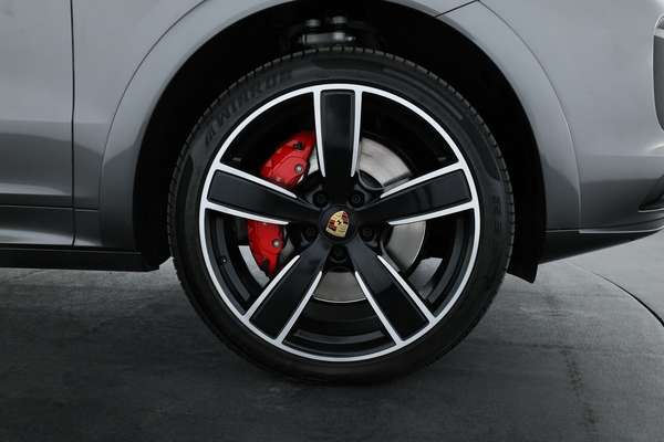 2022 Porsche Cayenne GTS 9YA - Image 4