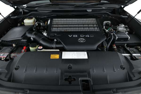 2016 Toyota Landcruiser Sahara VDJ200R - Image 6