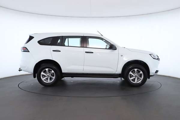 2023 Isuzu MU-X LS-M - Image 3