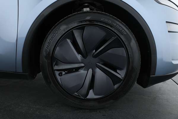 2025 Tesla Model Y Rear-Wheel Drive Launch Series - Image 4